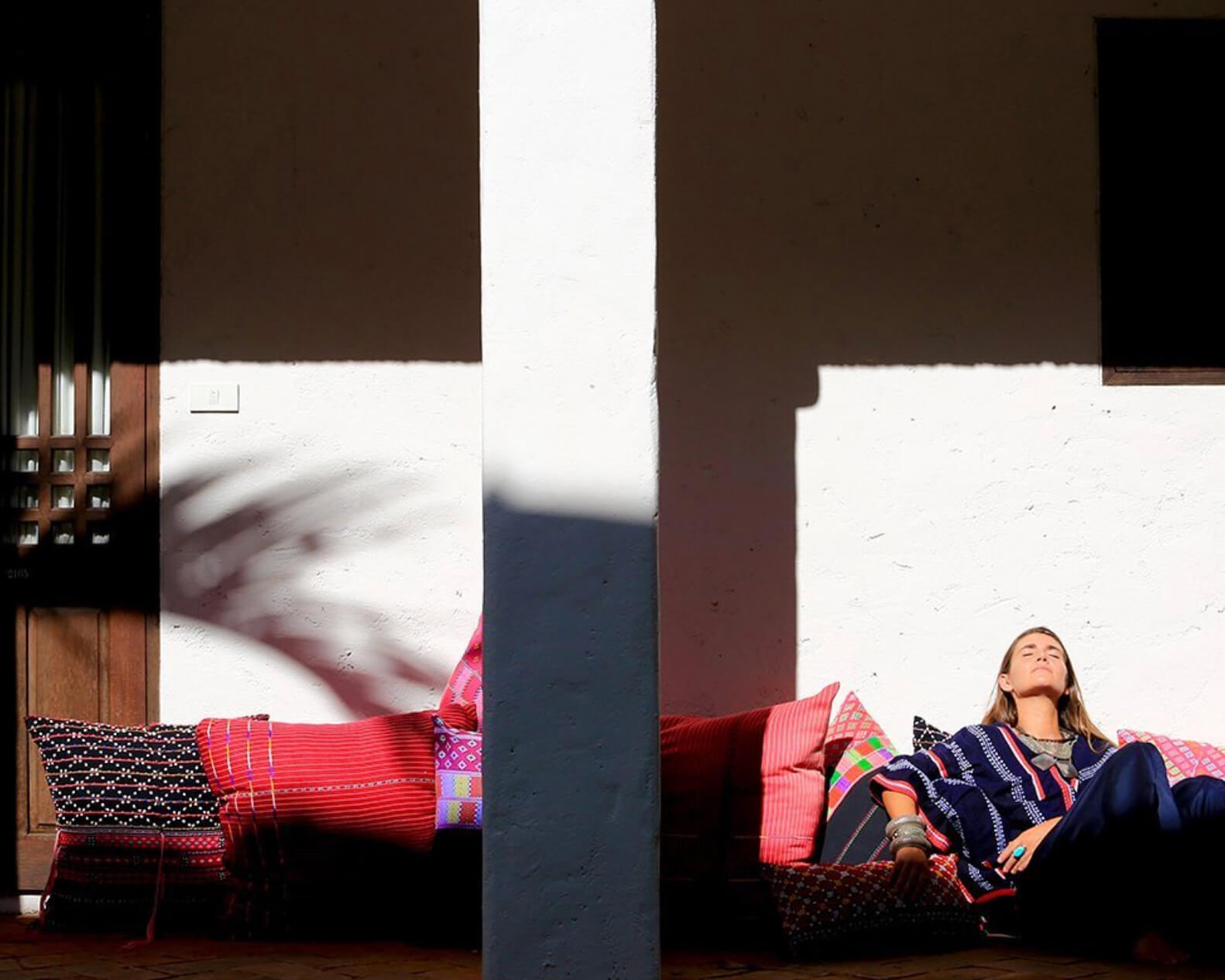 Pga K’nyau fabric pillow case, bold red with mystique touch, the Pga K’nyau Pillow Case makes a statement anywhere it is placed. Made from Pga K’nyau handwoven cotton, this pillow case comes with its own distinct character lending timeworn character and soul to a space.