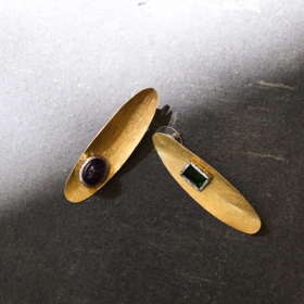 Oval gold-plated silver earrings