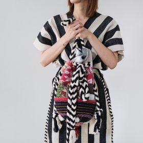 Black-white bottom with Kantha bucket hat bag